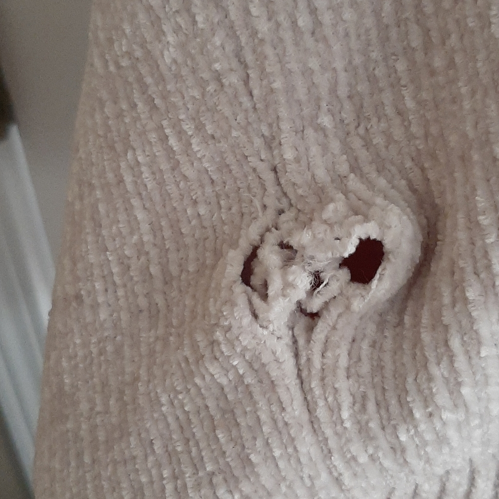 Express Cropped Sweater - Picture 3 of 3